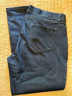 Amazon Essentials Women’s Straight Jeans in Dark Blue